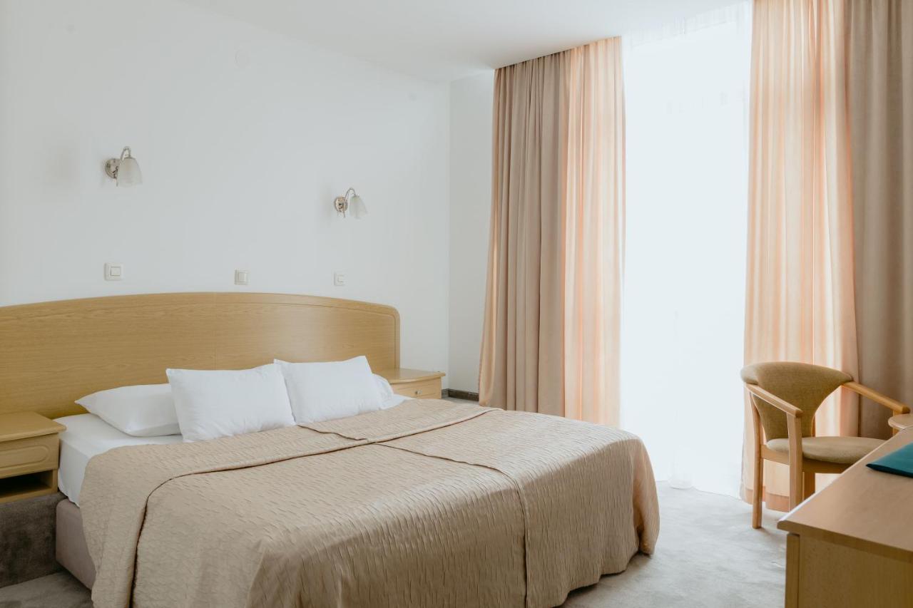 Hotel Silver โอซีเยก ภายนอก รูปภาพ
