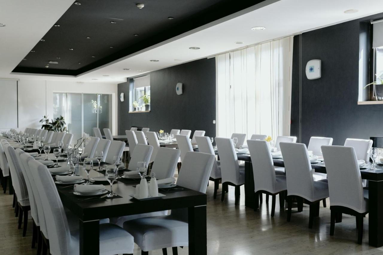 Hotel Silver โอซีเยก ภายนอก รูปภาพ