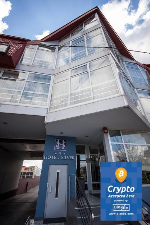 Hotel Silver โอซีเยก ภายนอก รูปภาพ