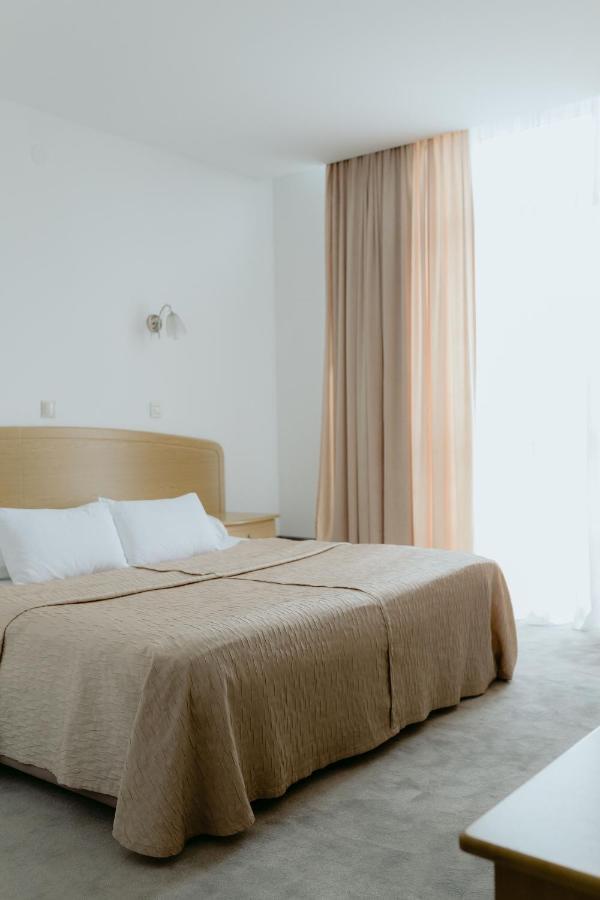 Hotel Silver โอซีเยก ภายนอก รูปภาพ